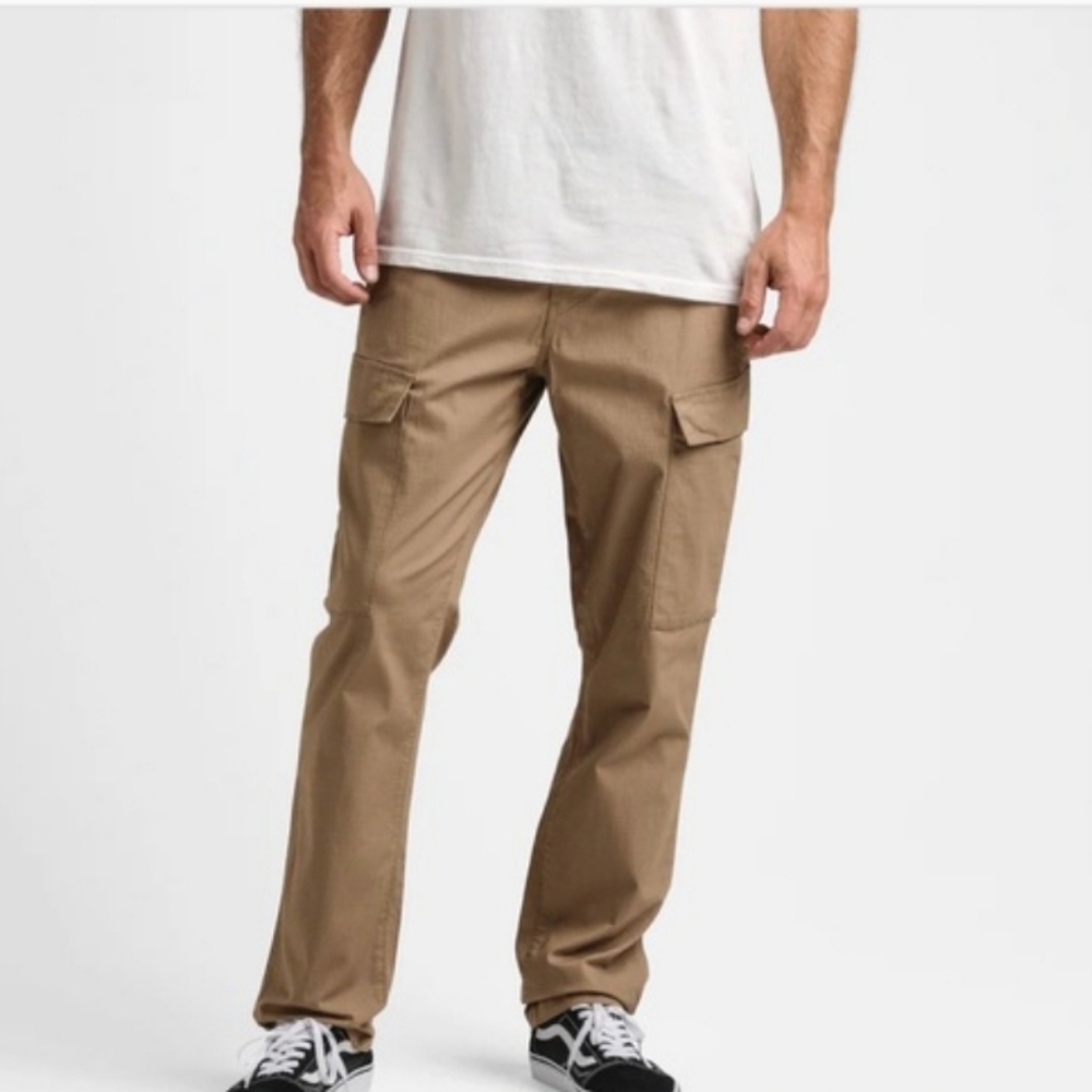 NWT Men’s Roark “Campover Cargo Pant” in sick Khaki Color & in various sizes